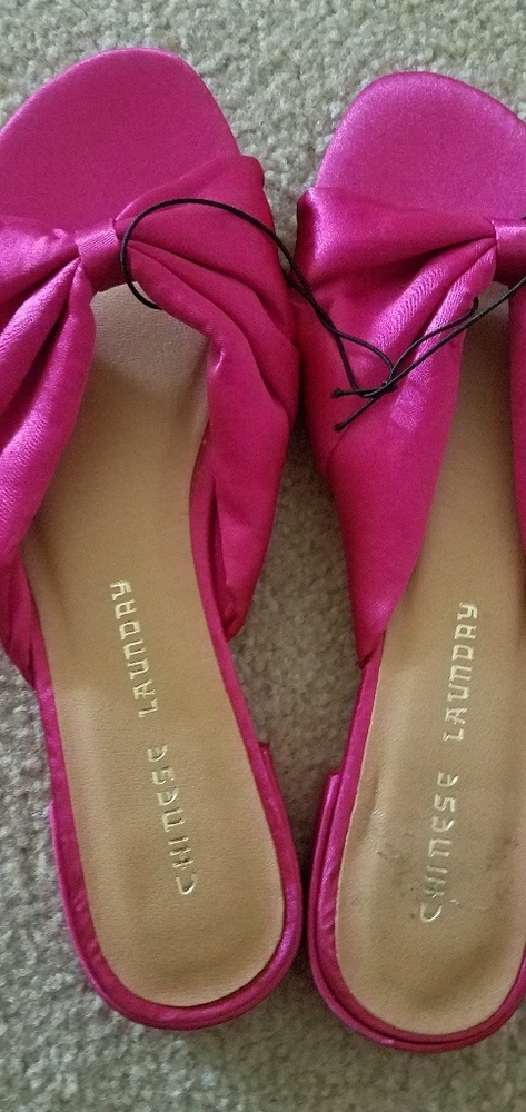 Women's Slides